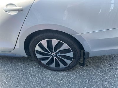 2016 Volkswagen Jetta Hybrid SEL Premium