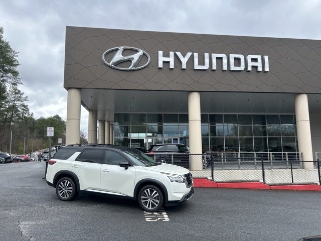 2022 Nissan Pathfinder Platinum