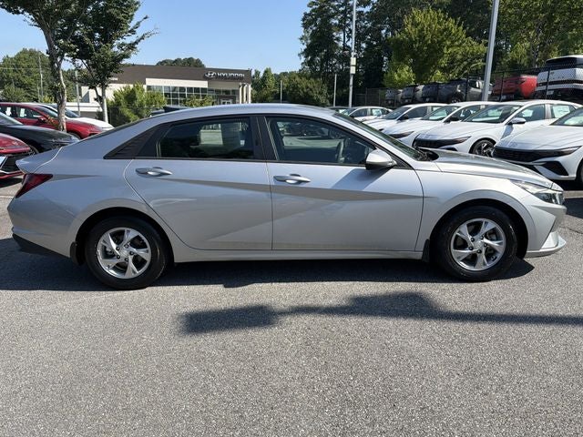 2022 Hyundai Elantra SE