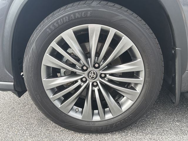 2021 Toyota Highlander Hybrid Platinum