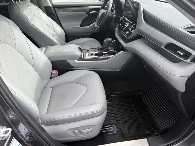 2021 Toyota Highlander Hybrid Platinum