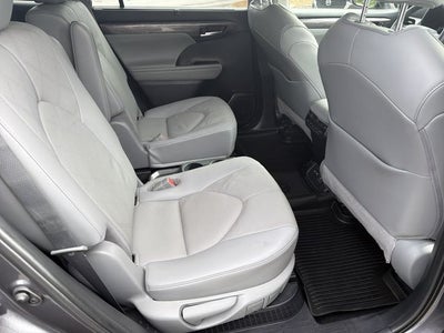 2021 Toyota Highlander Hybrid Platinum