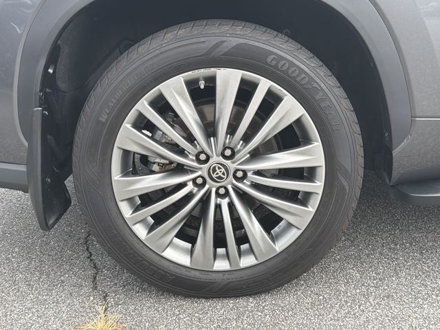 2021 Toyota Highlander Hybrid Platinum