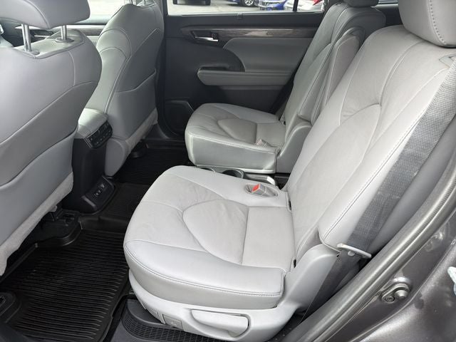 2021 Toyota Highlander Hybrid Platinum