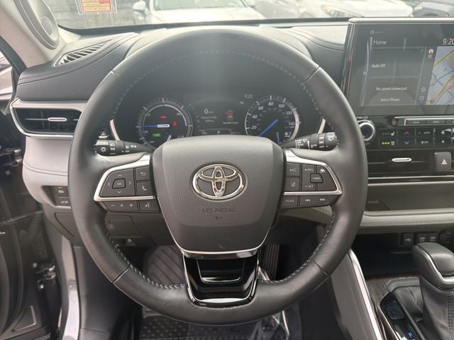 2021 Toyota Highlander Hybrid Platinum
