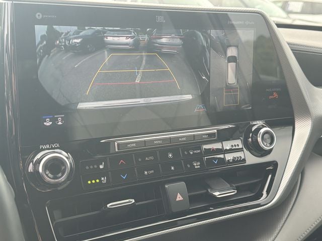 2021 Toyota Highlander Hybrid Platinum
