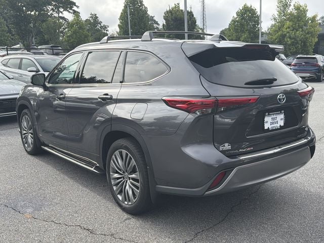 2021 Toyota Highlander Hybrid Platinum