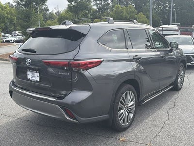 2021 Toyota Highlander Hybrid Platinum