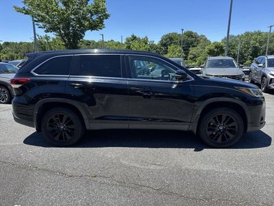 2019 Toyota Highlander SE