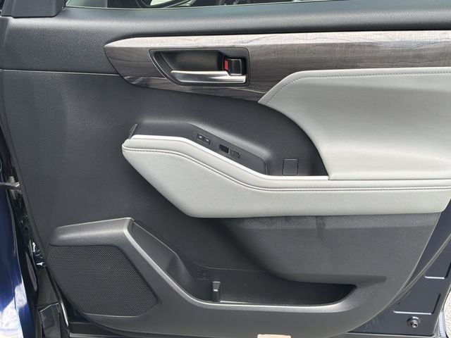 2022 Toyota Highlander Hybrid Limited