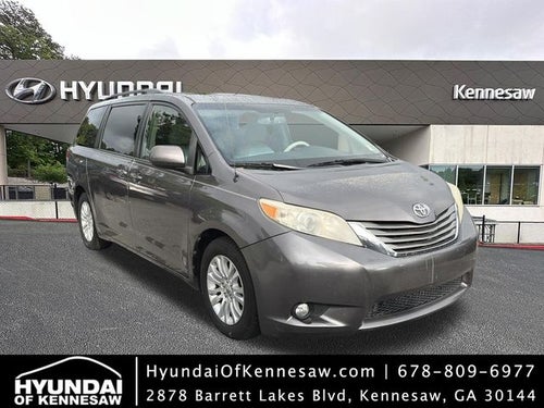 2014 Toyota Sienna XLE 8 Passenger