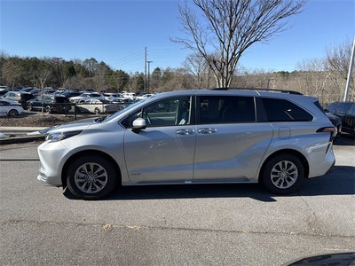 2021 Toyota Sienna XLE