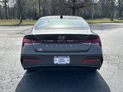 2026 Hyundai Elantra SE