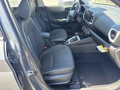 2026 Hyundai Venue SEL w/Two-Tone Roof