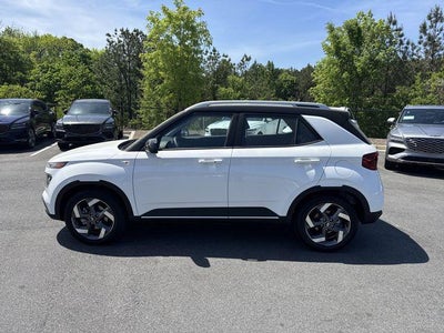 2026 Hyundai Venue SEL w/Two-Tone Roof