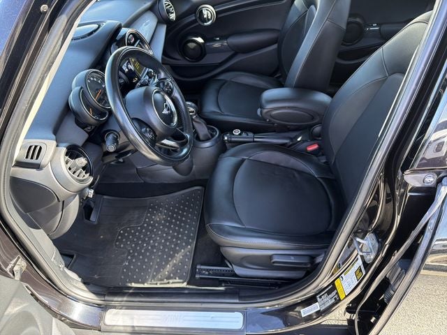 2017 MINI Cooper Base